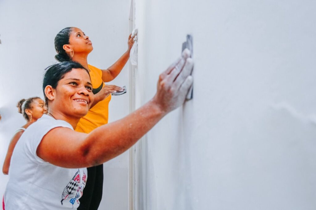 Construimos a la Par, la iniciativa que capacitarán 160 nuevas mujeres, para el sector constructivo Construimos a la Par, la iniciativa que capacitarán 160 nuevas mujeres, para el sector constructivo
